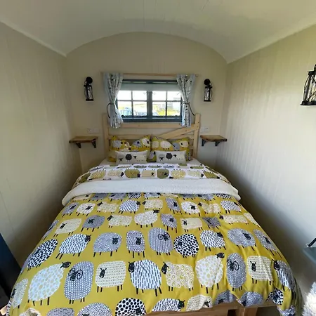 Bluebell The Shepherds Hut Lodge